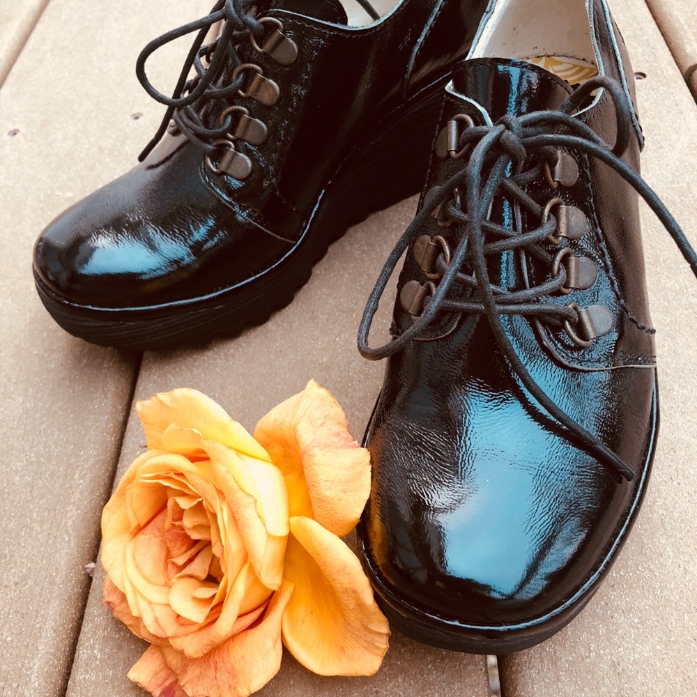 Platform booties - Picture 3 of 3